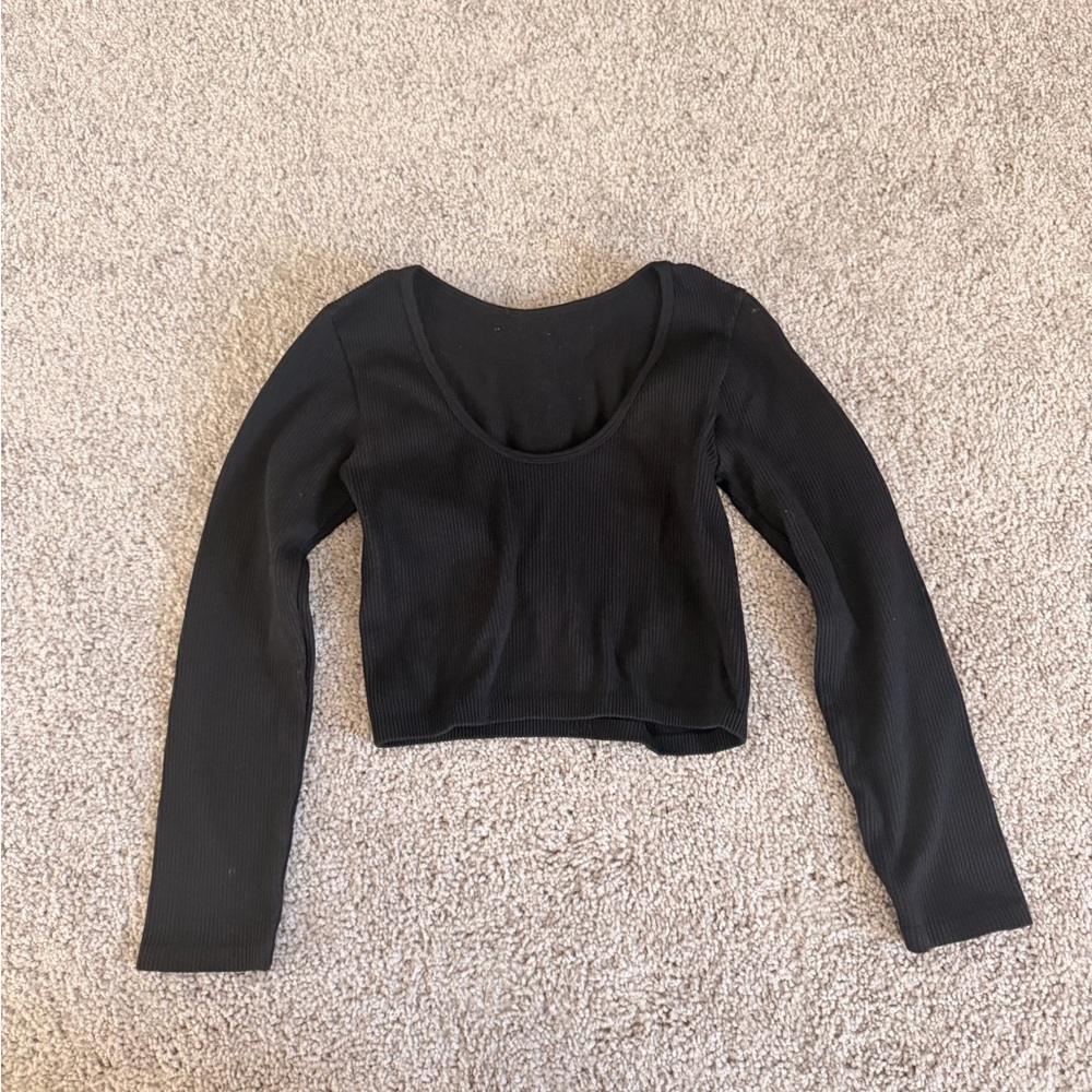 Aritzia Black Ribbed Long Sleeve Crop Top